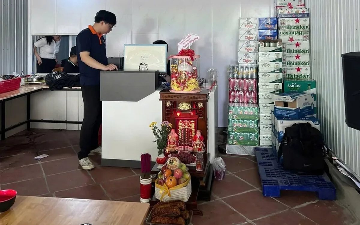 Xin số điện thoại khách lúc thanh toán: nói thế nào để khách cho